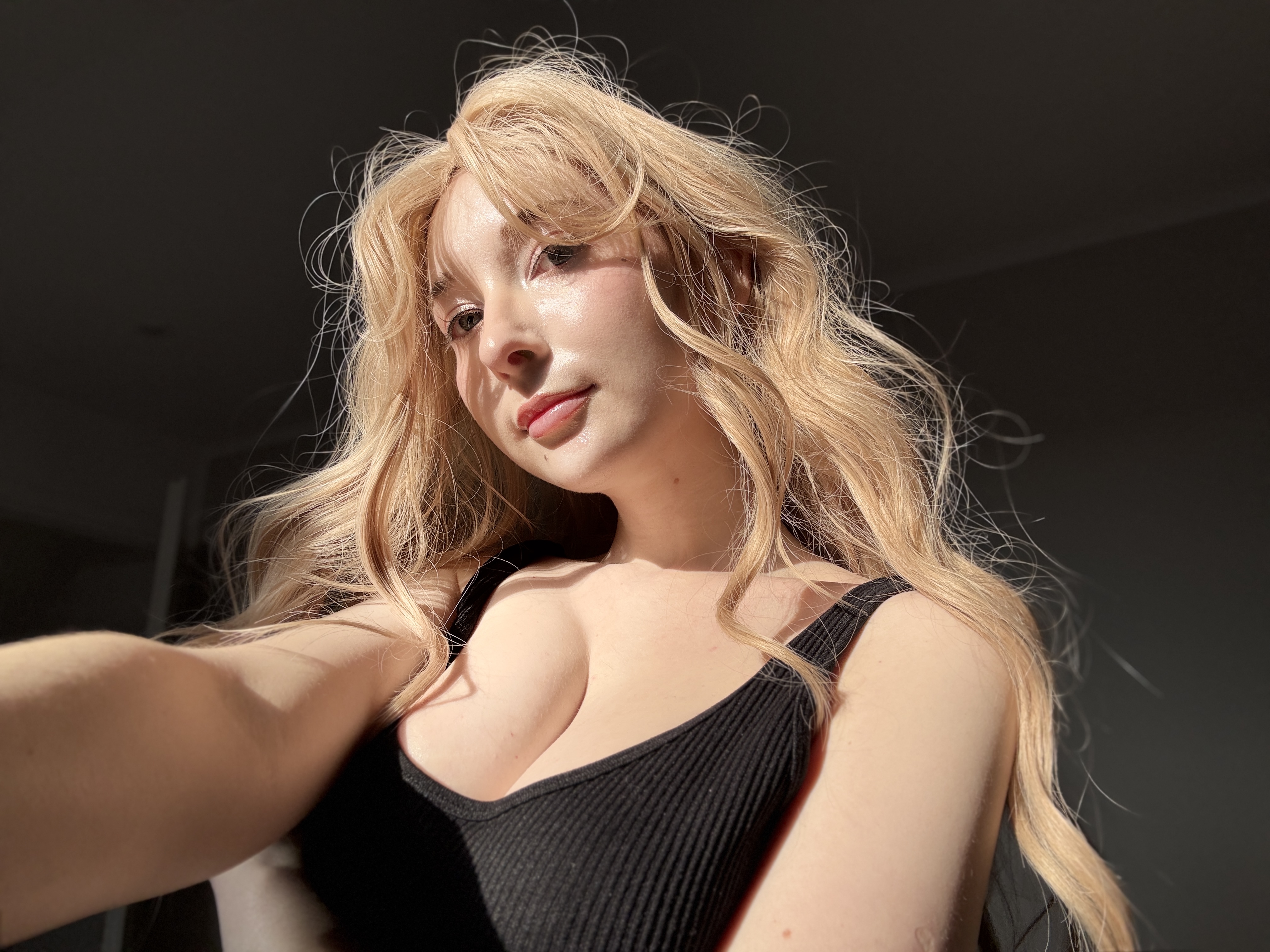 Alice Moon long eyelashes OnlyFans