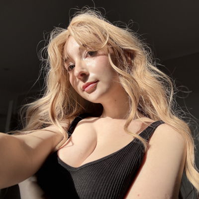 Alice Moon OnlyFans travel creator