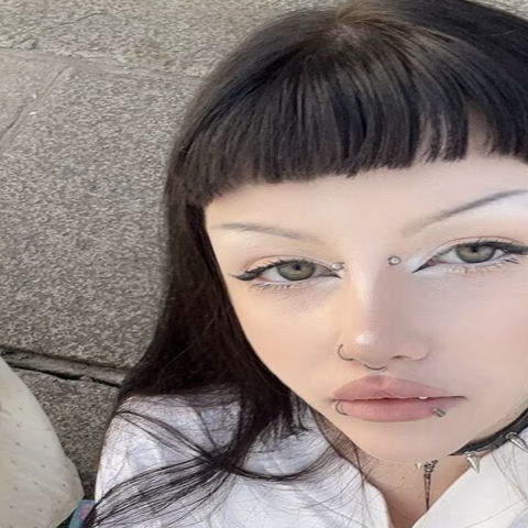 Kira Goth Girl 🖤 OnlyFans creator in the Derby niche
