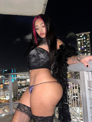 OnlyFans Star <strong>Mulan Vuitton</strong> Unveils Fresh New Look!