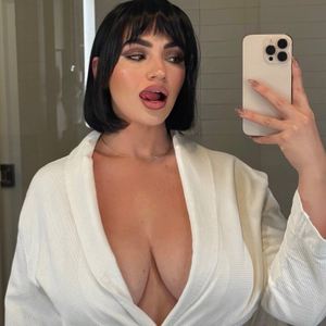 ⚔️ Olivia Knight ⚔️ Unveils a Spicy New Look on OnlyFans