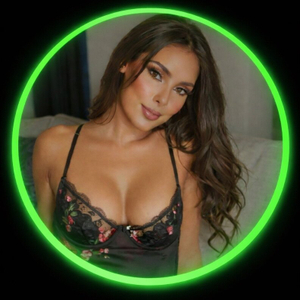 Gemma McCourt💋 Shines with Exciting OnlyFans Profile Update!