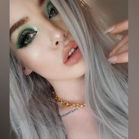 @trashxqueen