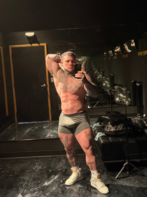 OnlyFans Star <strong>DEEK AESTHETIC</strong> Debuts Fresh New Look!