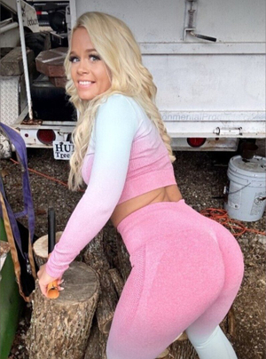 Nikki❤️❤️ Shakes Up Her OnlyFans Profile with a Fresh New Look