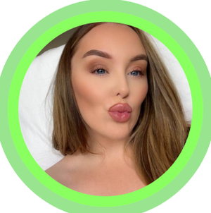 OnlyFans Star <strong>🟢 LEXI-RAE 🟢</strong> Dazzles with Fresh Profile Update