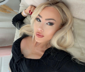 Dive into the Glam: <strong>Oona 🫦</strong> Upgrades Her OnlyFans Vibe!