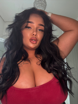 ✨ 𝐋 𝐈 𝐕 𝐕 𝐈 ✨ Unveils Exciting New Profile Look on OnlyFans