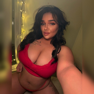 𝐎𝐋𝐈𝐕𝐈𝐀 ⭐️ Unveils a Fresh Look on OnlyFans!
