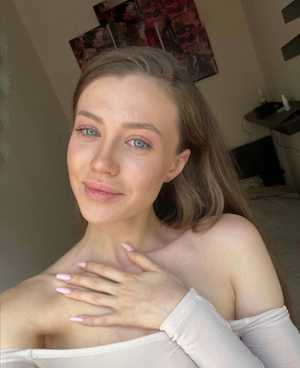 OnlyFans Star <strong>Kitty</strong> Unveils a Fresh New Look!