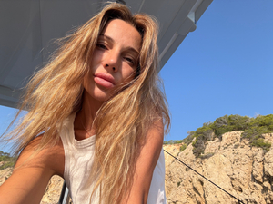 Roxy Fox Unveils New Look on OnlyFans with Updated Profile