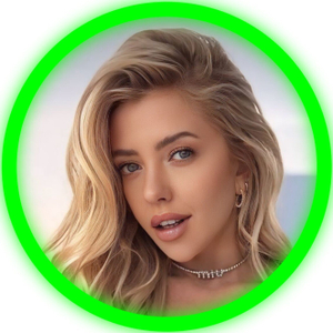 🎄𝐒𝐇𝐀𝐍𝐓𝐈 𝐂𝐋𝐀𝐔𝐒⛄ Gives Her OnlyFans Profile a Fresh Makeover