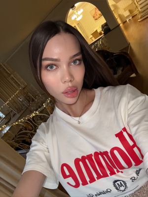 𝐌𝐞𝐫𝐲 💗 Shines Bright with New OnlyFans Profile Update