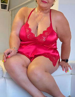 OnlyFans Spotlight: <strong>Camilla</strong> (@<strong>chubbygilf</strong>) Unveils a Bold New Look!