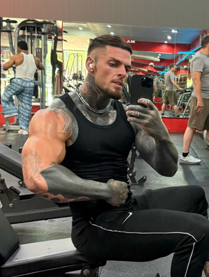 Juicy Jay 💦 Spices Up His OnlyFans with Fresh Bio & New Look