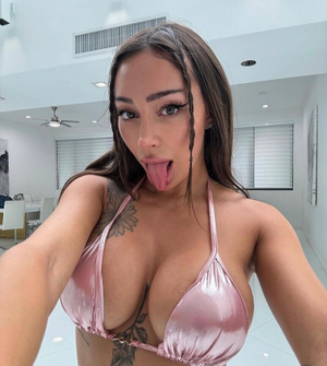 Sizzling New Look: <strong>Sisi Rose</strong> Revamps OnlyFans Profile