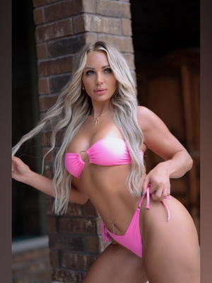OnlyFans Star <strong>Missjoyy</strong> Reveals Fresh Header and Avatar Updates!