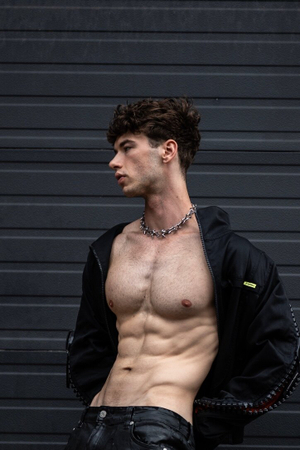 OnlyFans Sensation <strong>Josh Bigosh</strong> Unveils Vibrant New Look