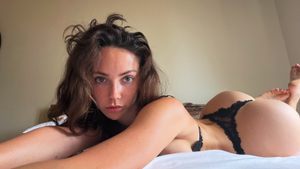 Brontë B Shakes Things Up on OnlyFans with a Fresh New Look!