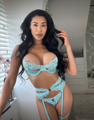 OnlyFans Star <strong>Olivia Berzinc</strong> Redefines Her Profile Vibe