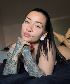 Bella🍑 Unveils a Fresh New Look on OnlyFans