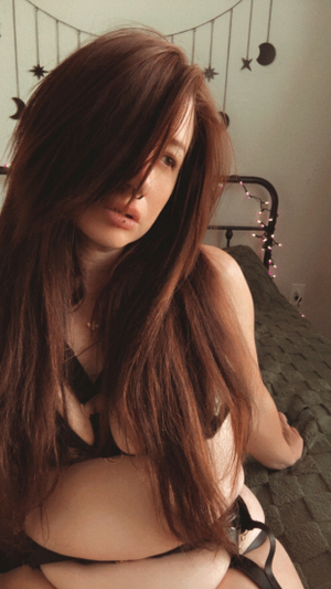 OnlyFans Star <strong>Poppy ✖️✖️✖️</strong> Unveils Bold New Look!