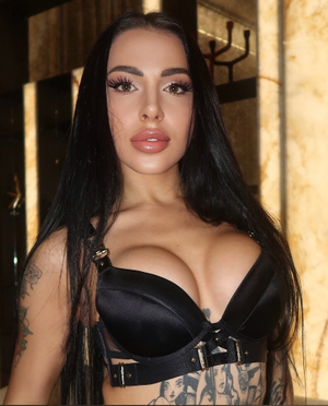 OnlyFans Update: <strong>Tina🖤🇸🇰</strong> Unveils a Fresh Look!