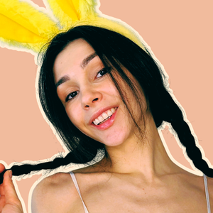 OnlyFans Star <strong>Jenny 🧸</strong> Unveils a Fresh New Look!