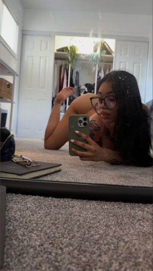 OnlyFans Sensation <strong>jeannnnnnn</strong> Unveils a Stunning New Profile Makeover