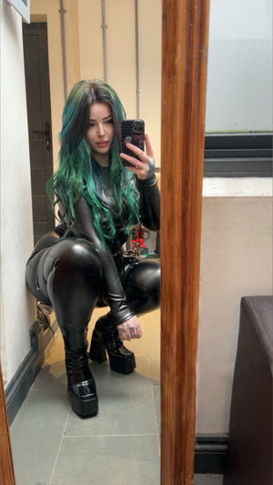 🌟 Profile Glow-Up Alert: <strong>𝓔𝓭𝓮𝓷 ⸸ 𝚂𝚎𝚖𝚎𝚗 𝙳𝚎𝚖♡𝚗 ⸸</strong> Shakes Things Up!