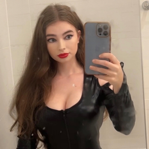 OnlyFans Star <strong>Cait</strong> Unveils Fresh Profile Update!