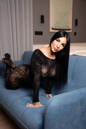 OnlyFans Sensation <strong>TitiTitaki</strong> Revamps Profile with Fresh New Look!