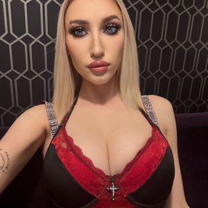 Stella Skye💕 Revamps Her OnlyFans Profile with Exciting Updates!
