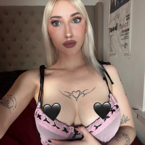 GF Stella🖤 Shakes Things Up on OnlyFans with Exciting Profile Updates!