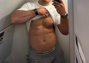Tall Hunk Free Dazzles with a Fresh OnlyFans Update!