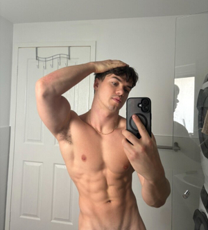 OnlyFans Glow-Up Alert: <strong>Lewis Moore</strong> unveils fresh new vibes!