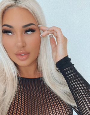 Your Favourite Neighbour ♡ Spruces Up Profile on OnlyFans!