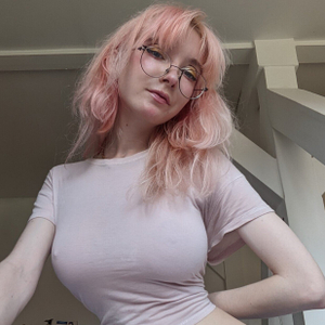Shimmering Updates: <strong>Alice Moon ✨VIP🌙</strong> Refreshes Her OnlyFans Profile