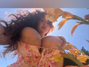 Aurora 🌱 Unveils Fresh Profile Updates on OnlyFans