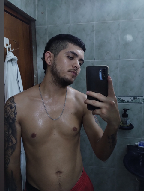 @alesexyboy