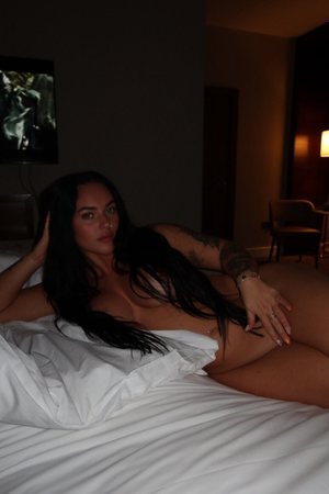 Ëve Sophieê💋 Unveils a Fresh Look on OnlyFans!