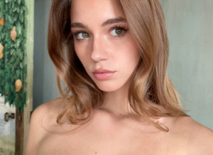 OnlyFans Sensation <strong>Anna 💖</strong> Unveils a Fresh New Look