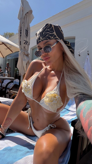 OnlyFans Sensation <strong>MollyBabe 💦 😈🥵</strong> Debuts a Fresh New Look!