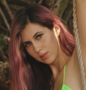 Emily ❤️ Shines Brighter with Latest OnlyFans Profile Glow-Up!