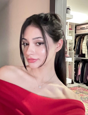 Alya Vural's Fresh New Look on OnlyFans!