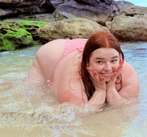 Aussie Jade • Big Belly Queen Stirs Excitement with New OnlyFans Look!