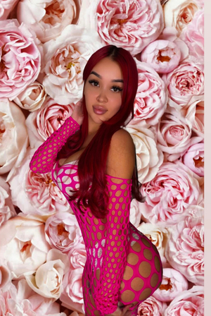 OnlyFans Star <strong>𝔉𝔢𝔯𝔞𝔩 🌸 𝔅𝔢𝔩𝔦𝔠𝔢𝔫𝔞</strong> Updates Subscription Price for Fans