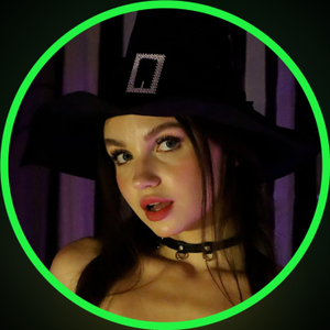 OnlyFans Star <strong>🤍💋Lizzy Youngy💋🤍</strong> Unveils Fresh New Look!