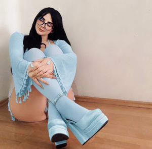 OnlyFans Sensation <strong>Vanessa Bazán</strong> Dazzles with Profile Refresh