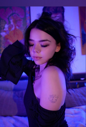 Daisy ˚❀༉‧ Unveils New Look on OnlyFans